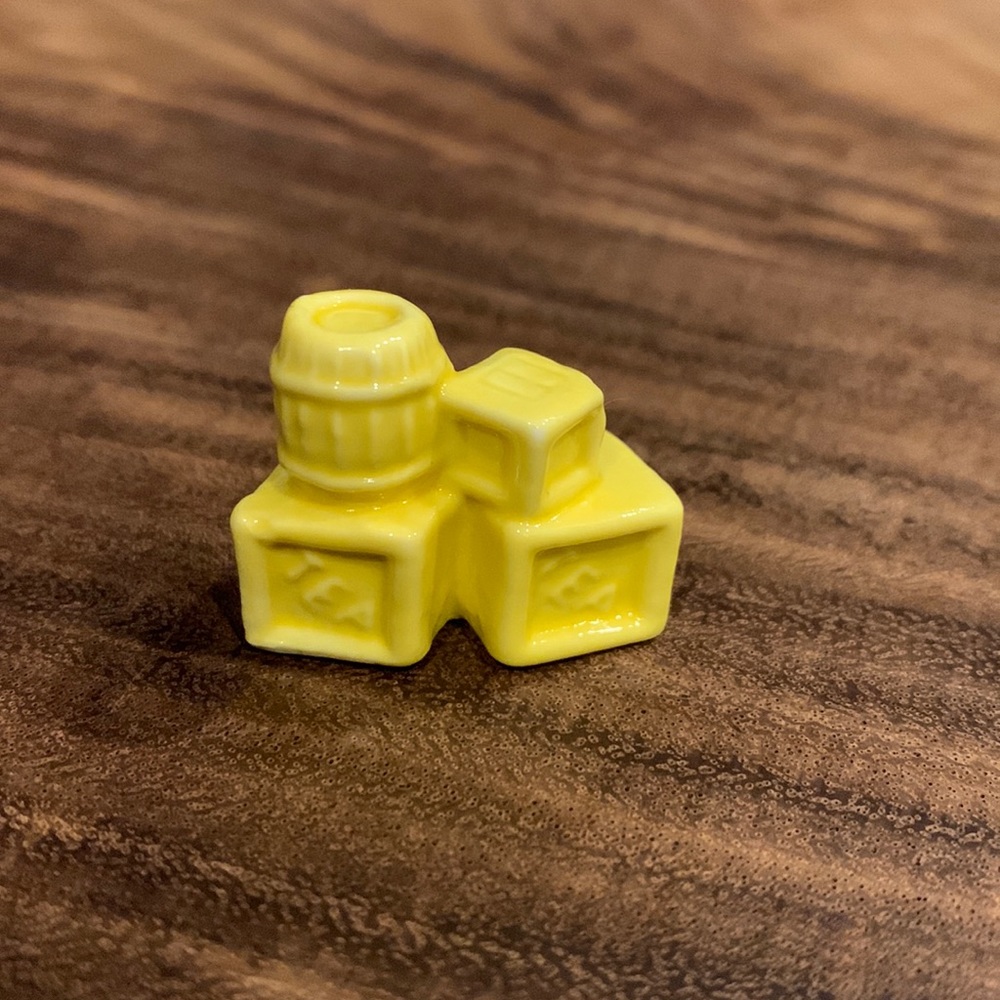 Wade England tea crate and barrel figurine